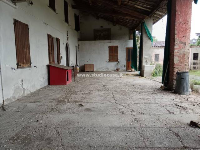 Rustico in vendita a Casaletto Vaprio, Lombardia