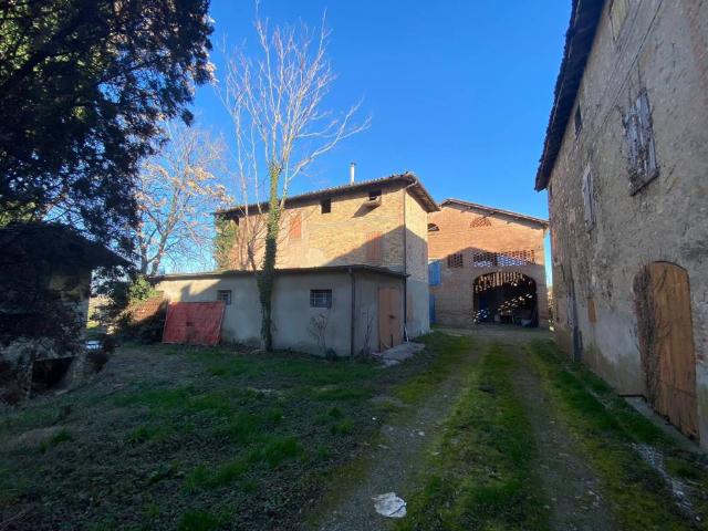 Rustico in vendita a Tresinaro - Secchia, Re
