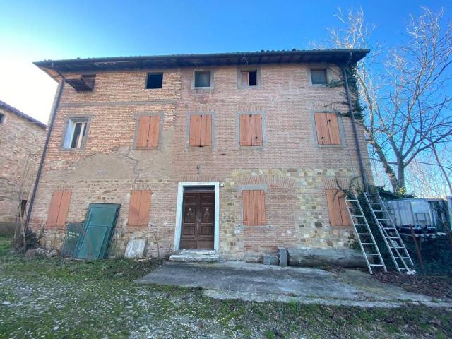 Rustico in vendita a Tresinaro - Secchia, Re