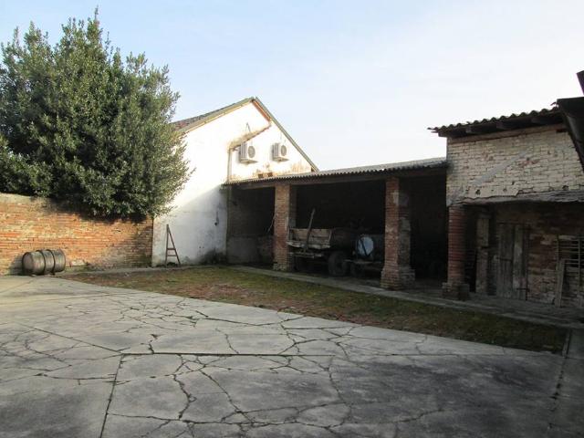 Rustico in vendita a Casalmaggiore, Lombardia