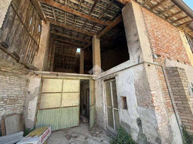 Rustico in vendita a Casalmoro, Lombardia