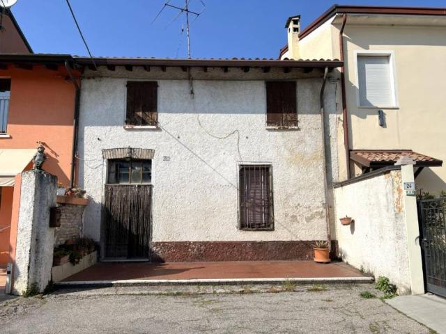 Rustico in vendita a Casalmoro, Lombardia