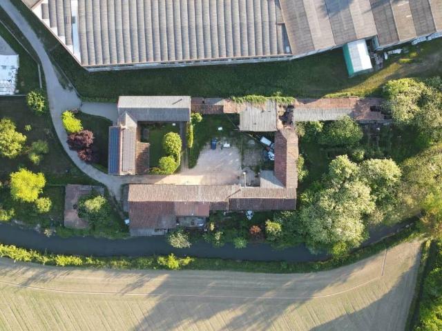 Rustico in vendita a Terranova Dei Passerini, Lombardia