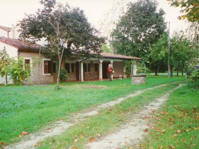 Rustico in vendita a Casalserugo, Veneto