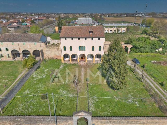 Rustico in vendita a Casalserugo, Veneto