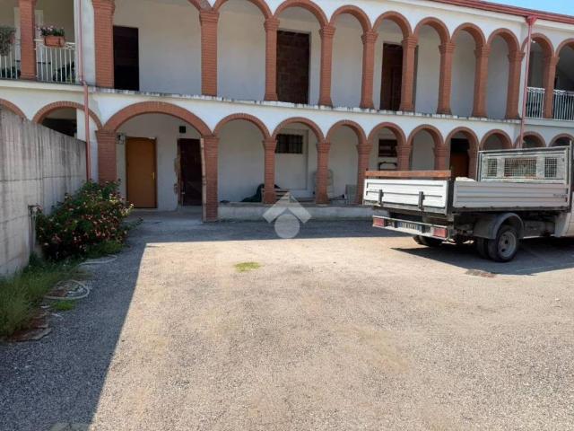 Rustico in vendita a Casaluce, Campania