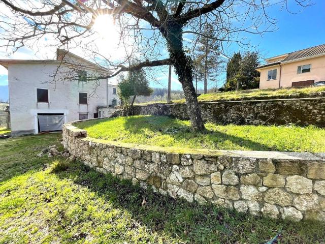 Rustico in vendita a Casalvieri, Lazio