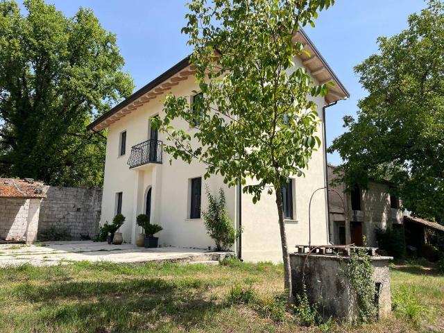 Rustico in vendita a Casalvieri, Lazio