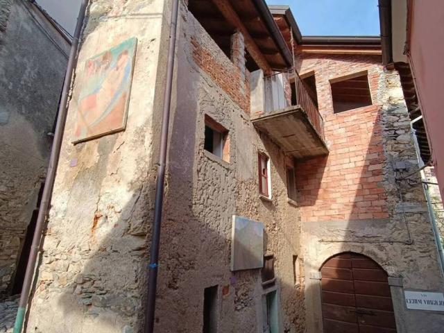 Rustico in vendita a Zuigno, Casalzuigno