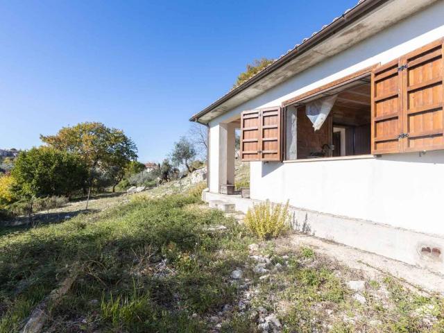 Rustico in vendita a Collelungo, Casaprota