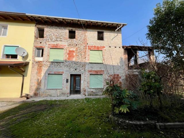 Rustico in vendita a Casarsa Della Delizia, Friuli-Venezia Giulia