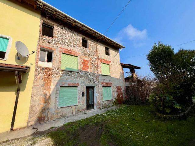 Rustico in vendita a Casarsa Della Delizia, Friuli-Venezia Giulia