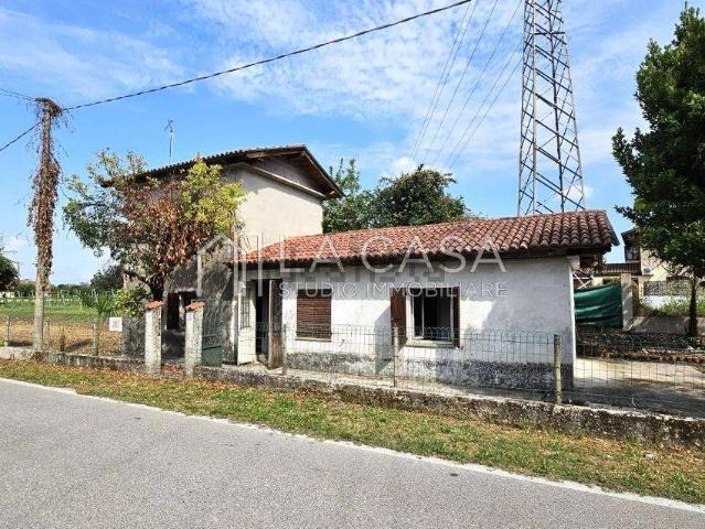 Rustico in vendita a Casarsa Della Delizia, Friuli-Venezia Giulia