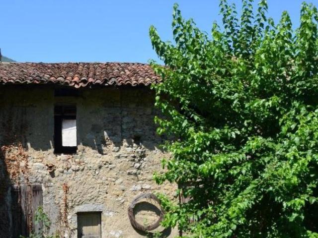 Rustico in vendita a Colognola, Casazza