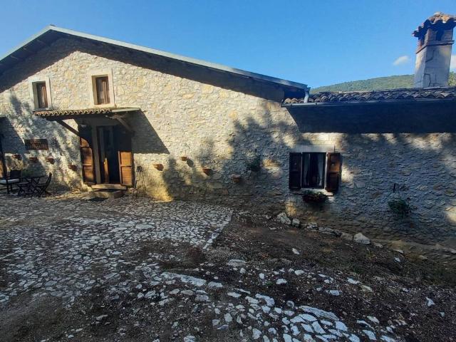 Rustico in vendita a Cascia, Umbria