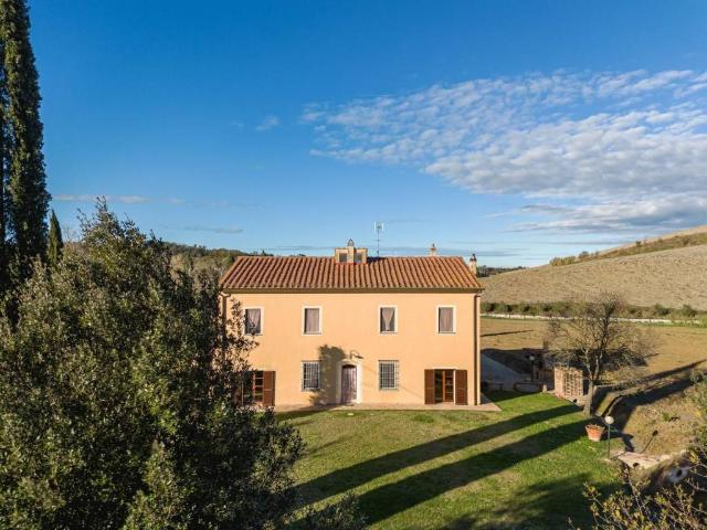 Rustico in vendita a Casciana Terme Lari, Lari
