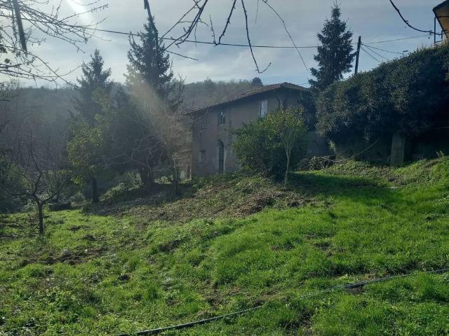 Rustico in vendita a Casella, Liguria