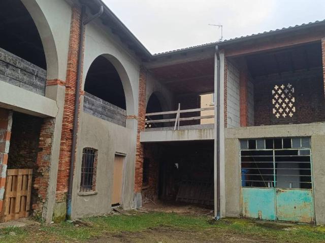 Rustico in vendita a Cassago Brianza, Lombardia