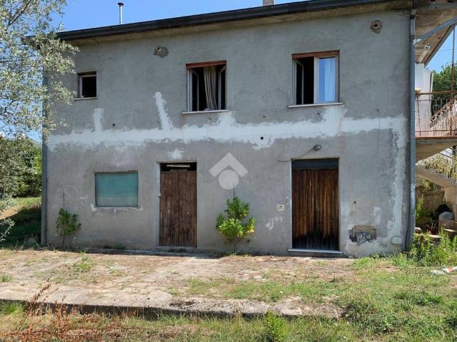 Rustico in vendita a Cassino, Lazio