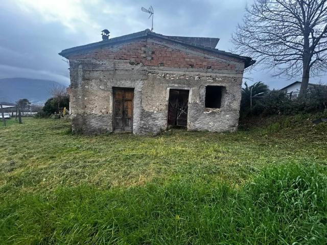 Rustico in vendita a Cassino, Lazio