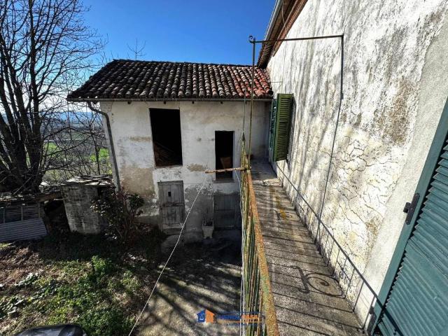 Rustico in vendita a Castagnole delle Lanze, Piemonte