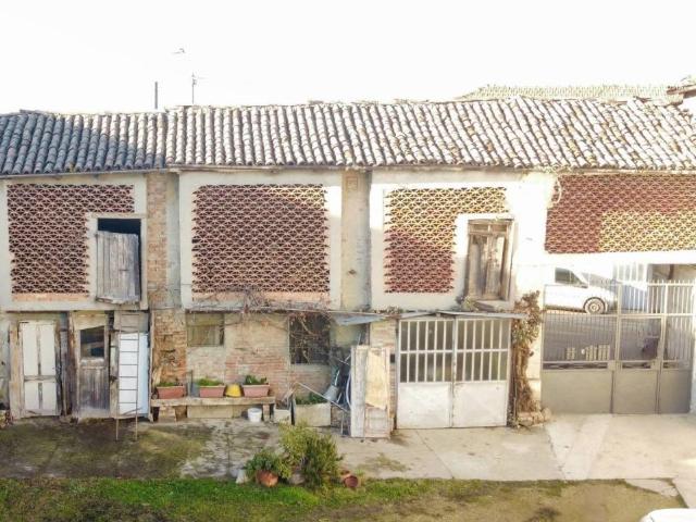 Rustico in vendita a Castagnole delle Lanze, Piemonte