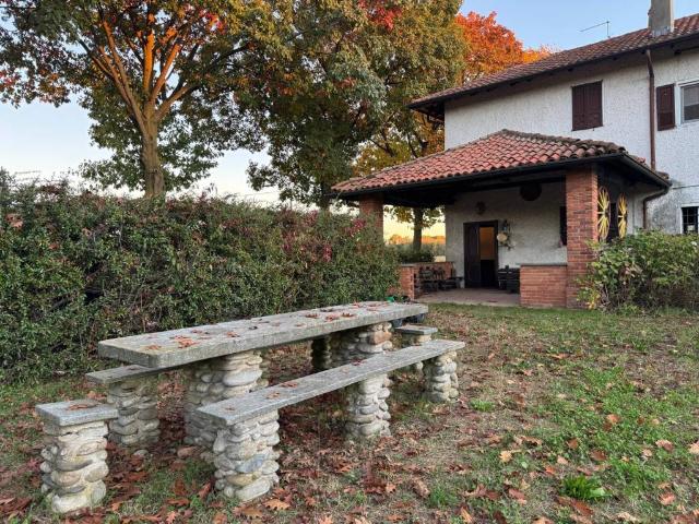 Rustico in vendita a Castano Primo, Lombardia