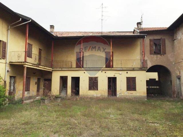 Rustico in vendita a Castano Primo, Lombardia