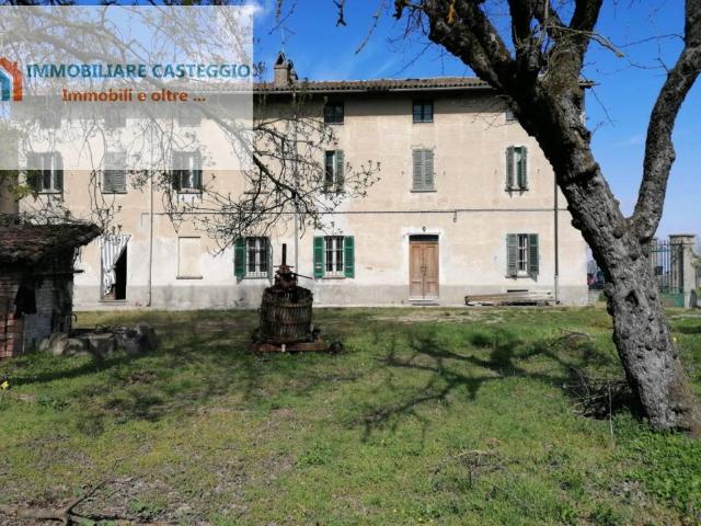 Rustico in vendita a Casteggio, Lombardia
