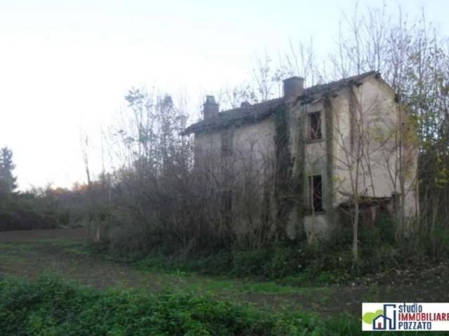 Rustico in vendita a Casteggio, Lombardia