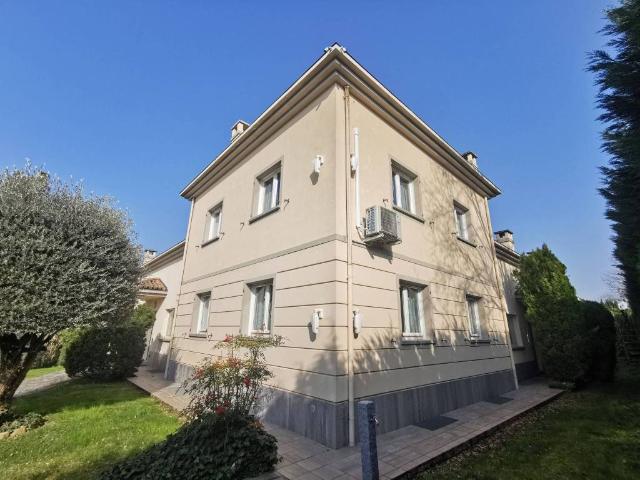 Rustico in vendita a Cascina Sgarbina, Casteggio