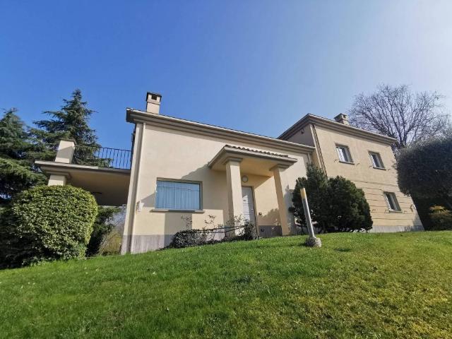 Rustico in vendita a Cascina Sgarbina, Casteggio