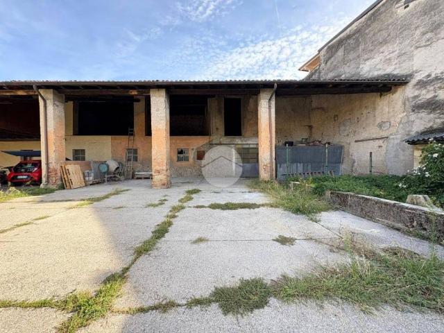 Rustico in vendita a Castegnato, Lombardia