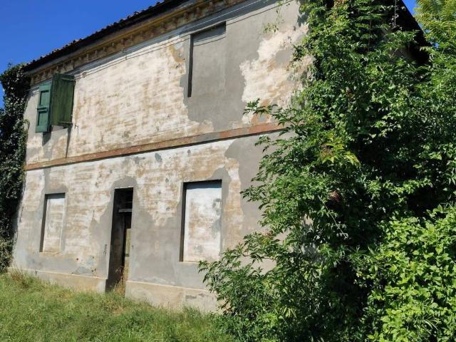 Rustico in vendita a Unione della Romagna Faentina, Castel Bolognese