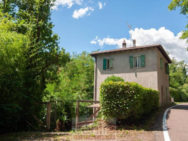 Rustico in vendita a Unione dell'Appennino Bolognese, Castel D'aiano