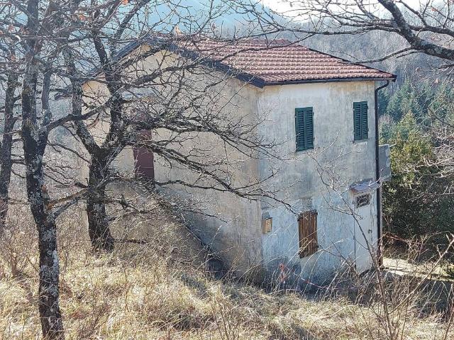 Rustico in vendita a Unione dell'Appennino Bolognese, Castel Di Casio