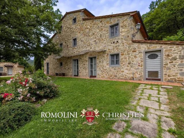 Rustico in vendita a Castel Focognano, Toscana