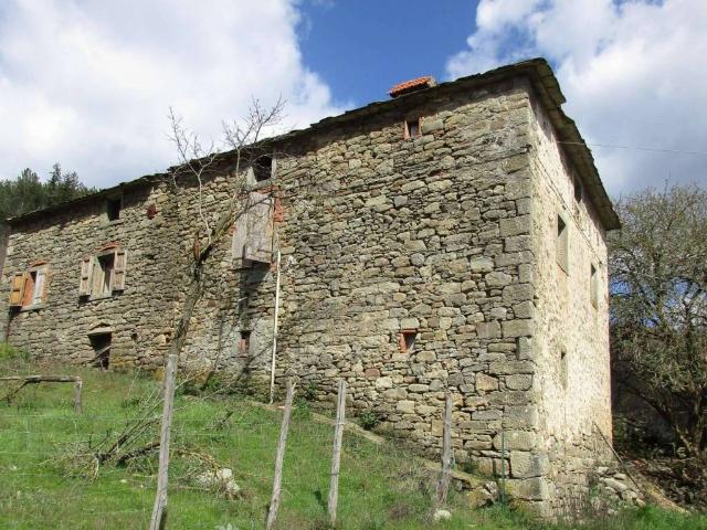 Rustico in vendita a Castel Focognano, Toscana