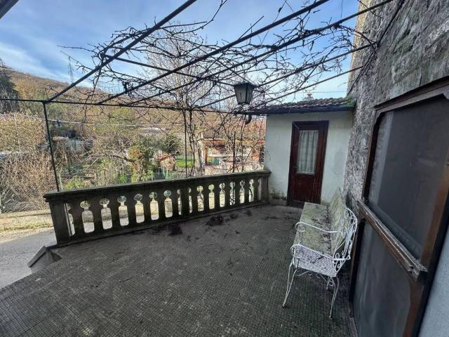 Rustico in vendita a Castel Focognano, Toscana