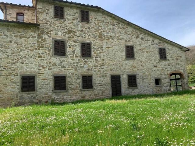 Rustico in vendita a Castel Focognano, Toscana