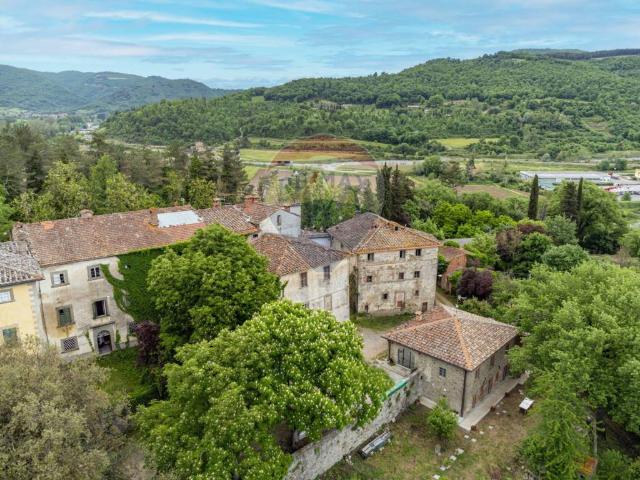 Rustico in vendita a Castel Focognano, Toscana