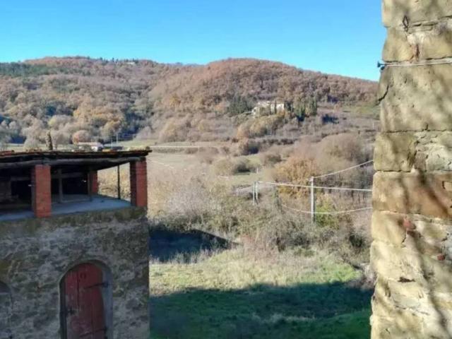 Rustico in vendita a Castel Focognano, Toscana