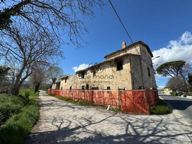Rustico in vendita a Castel Ritaldi, Umbria