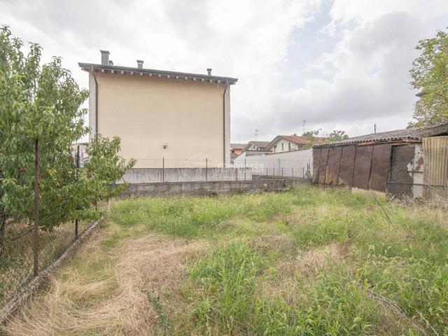 Rustico in vendita a Castel Rozzone, Lombardia
