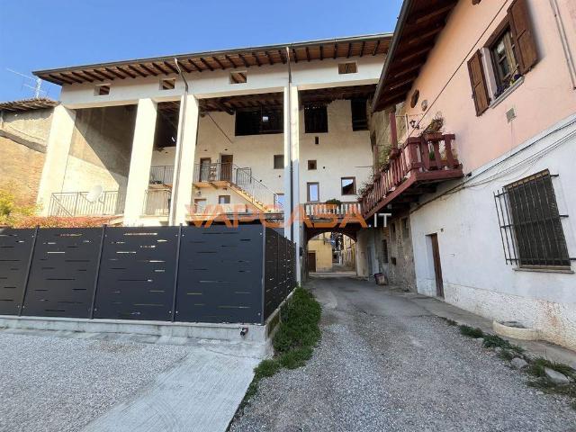 Rustico in vendita a Castel Rozzone, Lombardia