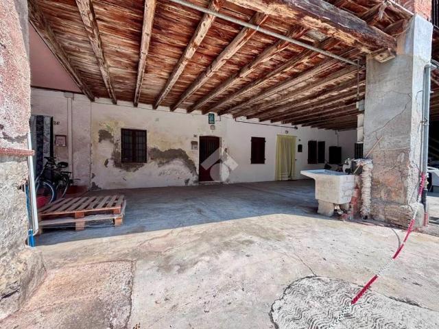 Rustico in vendita a Castel Rozzone, Lombardia