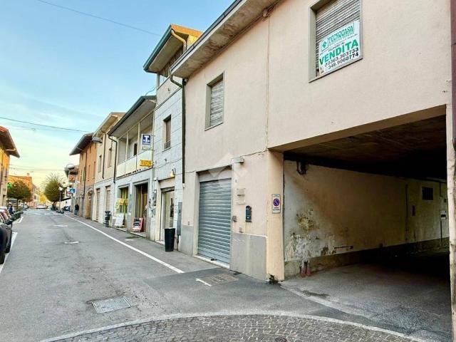 Rustico in vendita a Castel Rozzone, Lombardia
