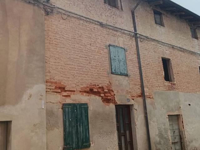 Rustico in vendita a Castel San Giovanni, Reggio Emilia