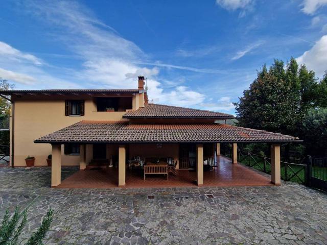 Rustico in vendita a Castel San Niccolò, Toscana