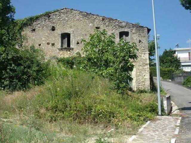 Rustico in vendita a Castel San Vincenzo, Molise